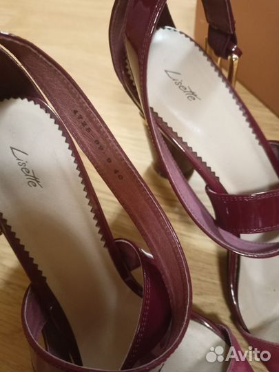 Босоножки женские