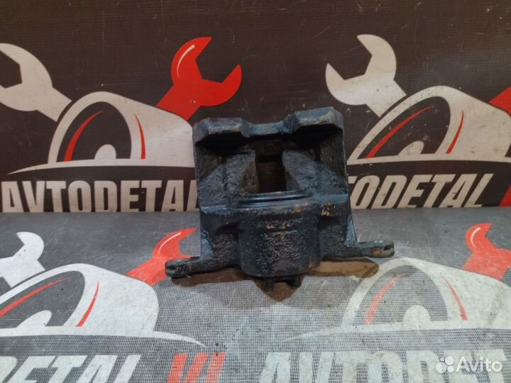 Суппорт передний Honda Civic 8 4D