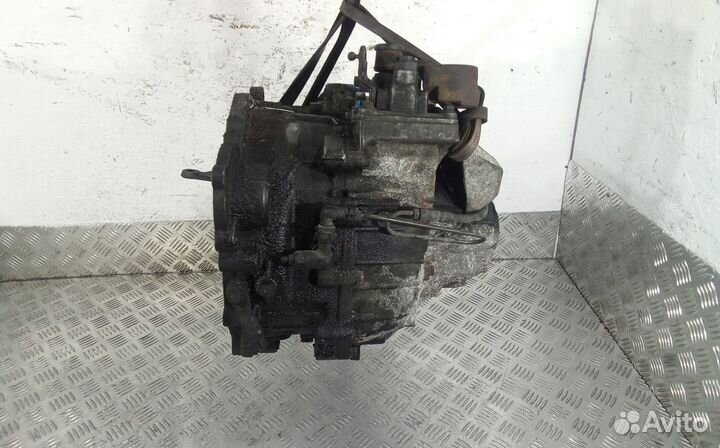 МКПП (механическая коробка переключения передач) V