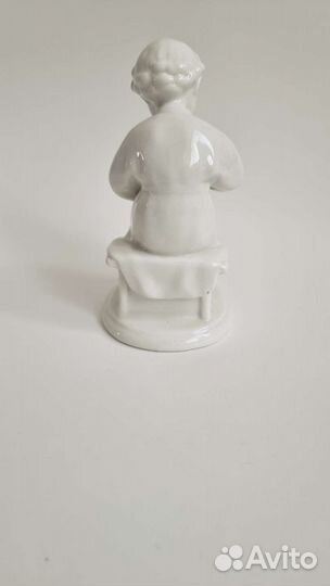 Фарфоровая статуэтка Юный Ленин лфз