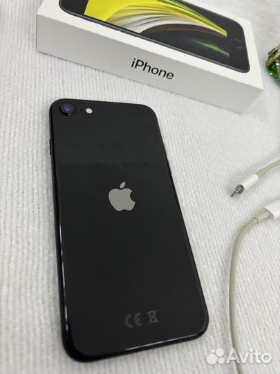 iPhone SE, 64 ГБ