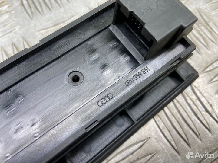 Блок кнопок эсп Audi A6 C5 avant 2.5TDI AKE 2000