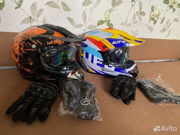 Кроссовый шлем новый с очками перчатки подшлемник