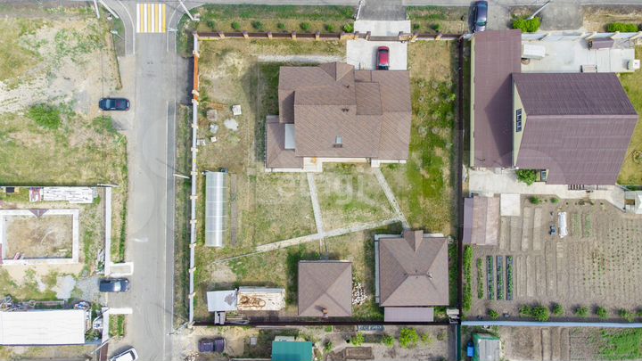 Дом 242,2 м² на участке 14,8 сот.