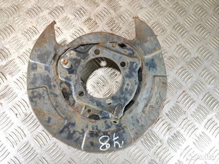 Щит опорный Peugeot 4007