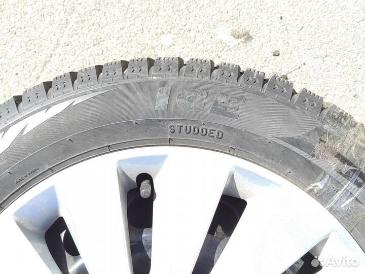 Шины Pirelli зимние 205/55 r16 на дисках комплект