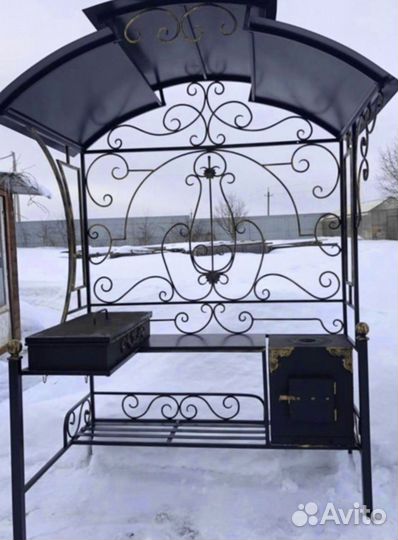 Мангал с крышей