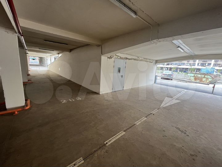 Машиноместо, 13 м²