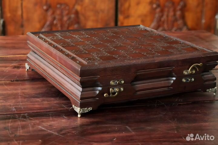 Резные шахматы ларец