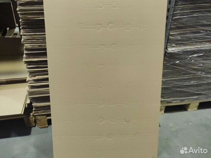 Лист картона трёхслойный
