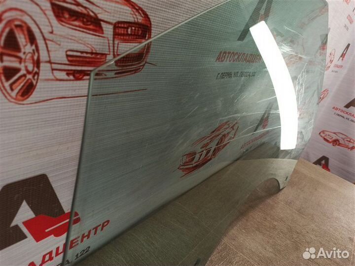 Стекло двери передней левой Ford Focus 3 2010-2019