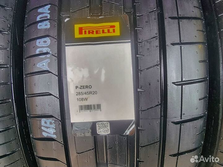 Pirelli P Zero PZ4 285/45 R20