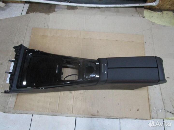 Подлокотник w177 A35 AMG A-class AMG 260.920 20