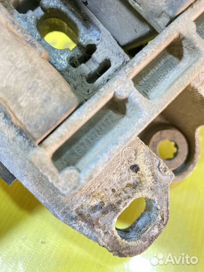 Подушка кпп левая Ford Mondeo