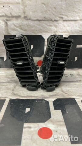 Решетка вентиляционная передняя правая Infiniti