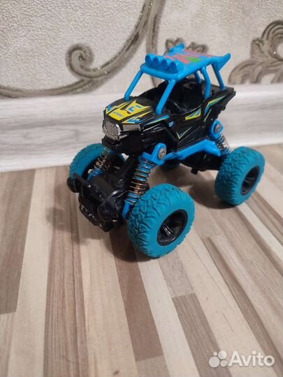 Машина инерционная Баги