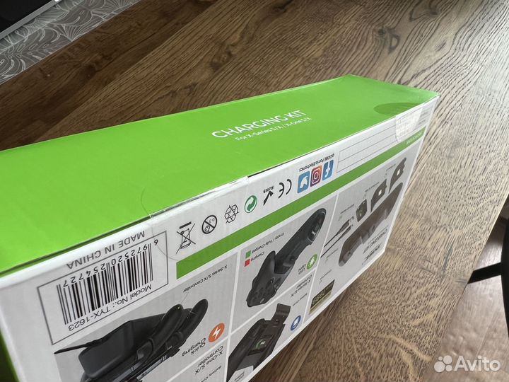 Зарядная станция dobe для 2-х контроллеров Xbox