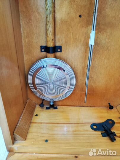 Настенные маятниковые часы с боем очз 1961