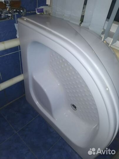 Душевой поддон 90х90