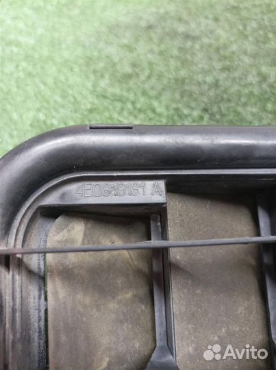 Решетка вентиляционная Audi Audi A8 4E 2002-2007