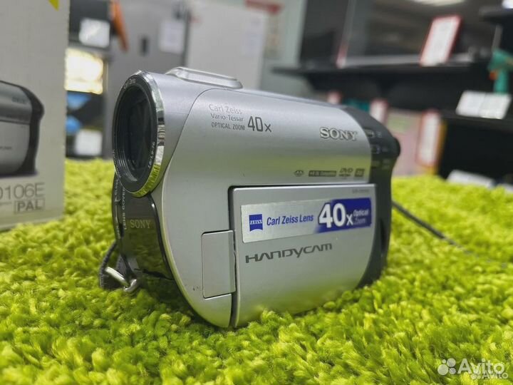 Видеокамера Sony DCR-DVD106E