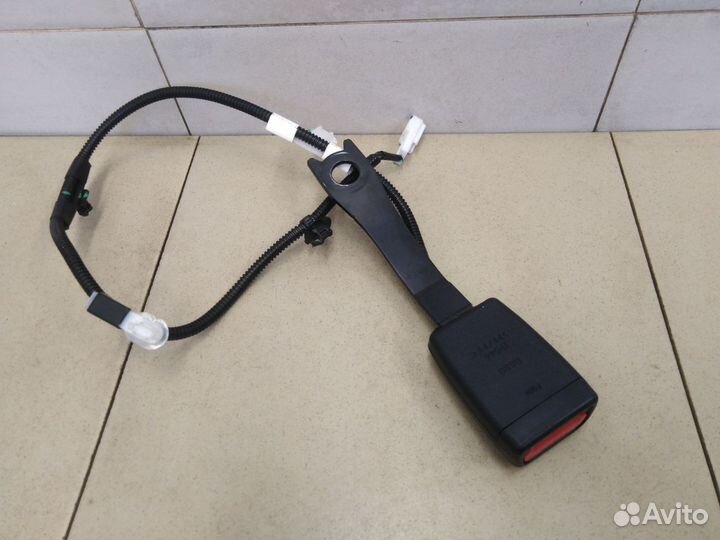 Ответная часть ремня безопасности Hi Lux 2015