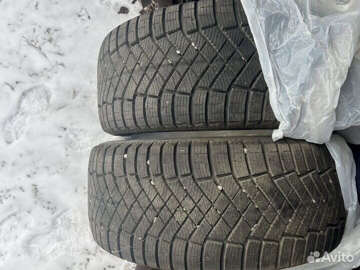 Pirelli Ice Zero 235/45 R18