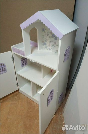 Кукольный домик с дверцами