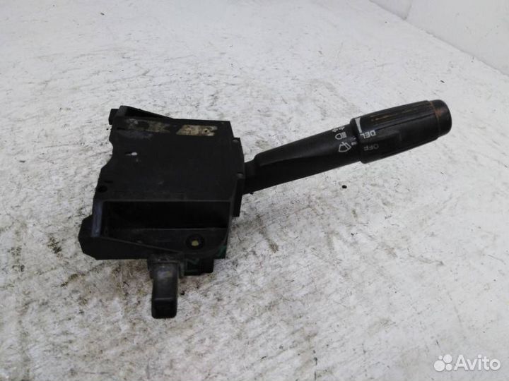 Переключатель поворотов подрулевой 04728424