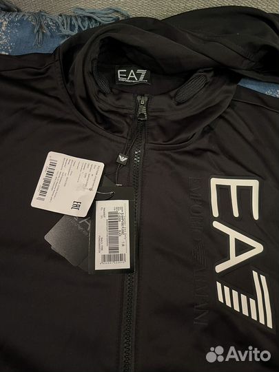 Костюм EA7