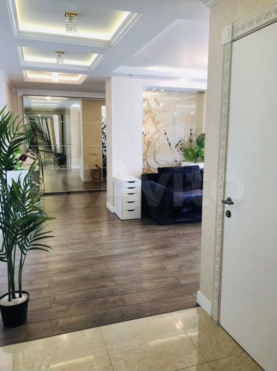 4-к. квартира, 156 м², 4/18 эт.