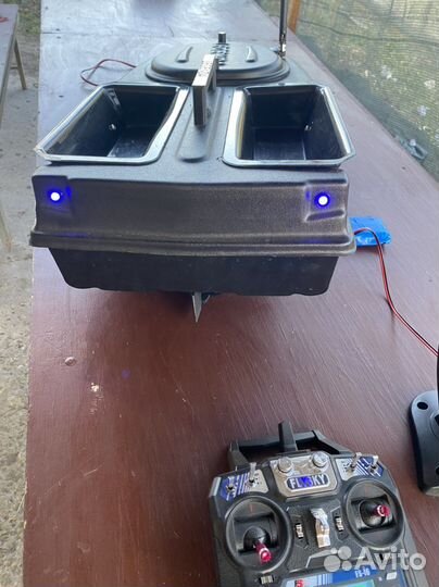 Прикормочный кораблик с gps и эхолотом
