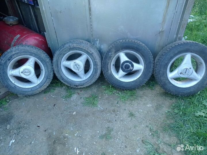 R13 Michelin Agilis 105/55, PCD 4x98 DIA 15