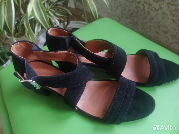 Босоножки женские новые