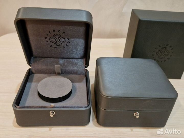 Новые Коробки подарочные Sunlight