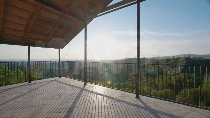 Дом 445 м² на участке 6 сот.