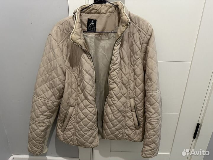 Кроссовки, куртка, робот стекломойщик