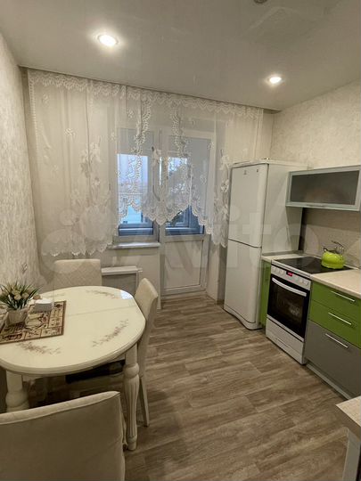 2-к. квартира, 60 м², 4/10 эт.