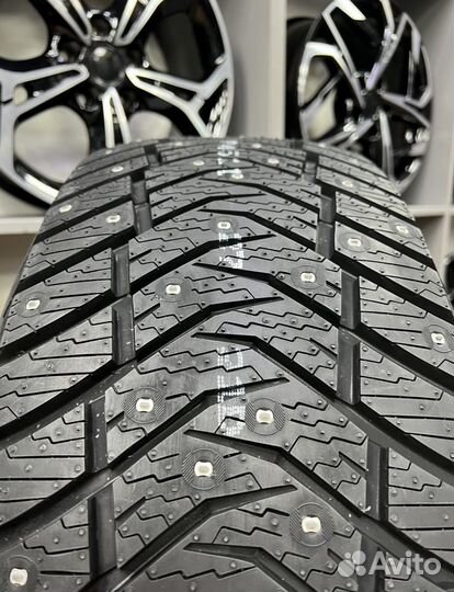 Yokohama Ice Guard IG65 255/55 R19 111T