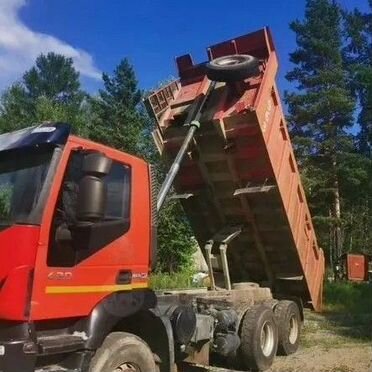 Самосвал 18 м³ IVECO Trakker, 2012