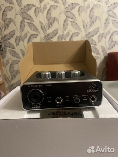 Внешняя звуковая карта behringer um2