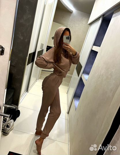 Спортивный костюм с капюшоном