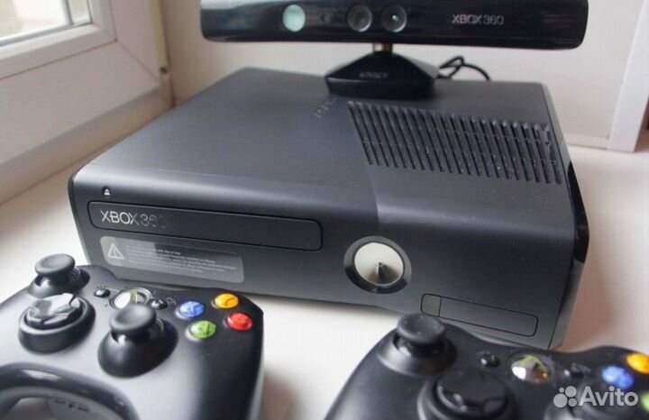 Ps3 superslim и Xbox 360, 2 джоя с играми