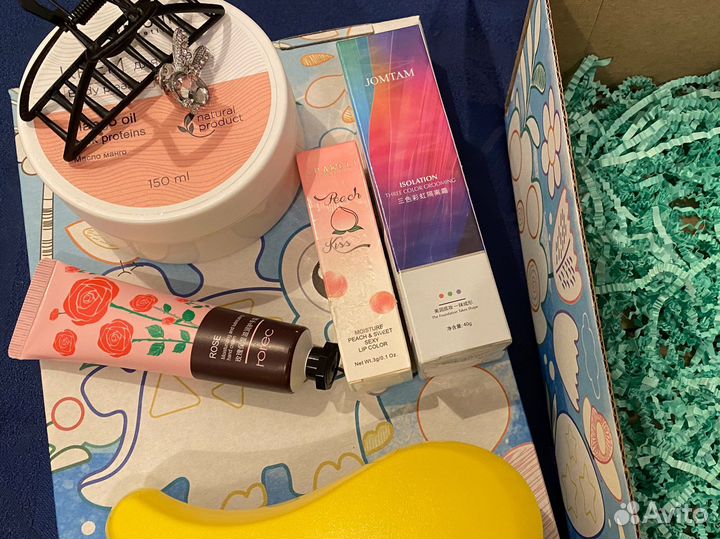 Подарок в коробке любимой маме девушке бьютибокс