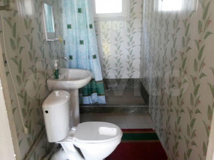 Комната 14 м² в > 9-к., 1/2 эт.