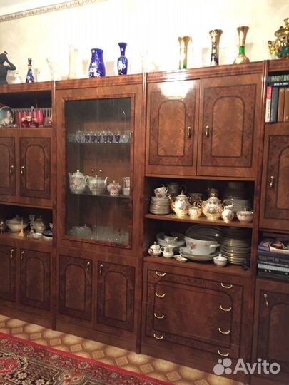 Итальянская горка (стенка) для гостиной