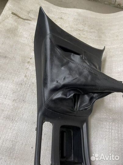 Накладка кулисы Toyota Hilux