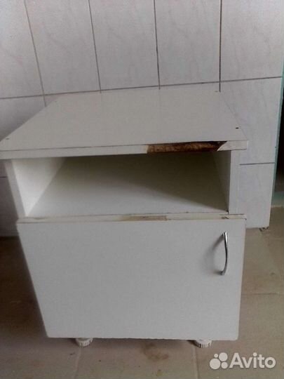 Тумбочка