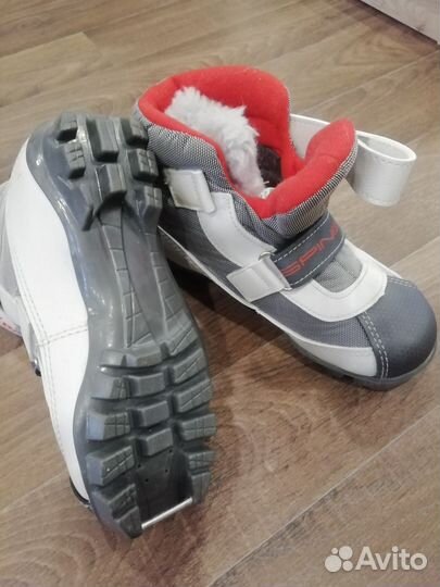 Ботинки лыжные