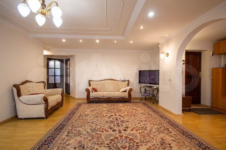 2-к. квартира, 80 м², 7/9 эт.